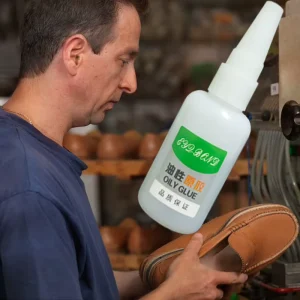 502 Epoxy-Based Synthetic Adhesive for Sports Leather Shoe Repair, Welding, and Packaging