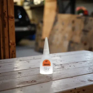 Super Glue 502 50 g Transparent 100% Cyanoacrylate Adhesive 2-5 CPS Viscosity for Construction Footwear Leather Metal and Paper